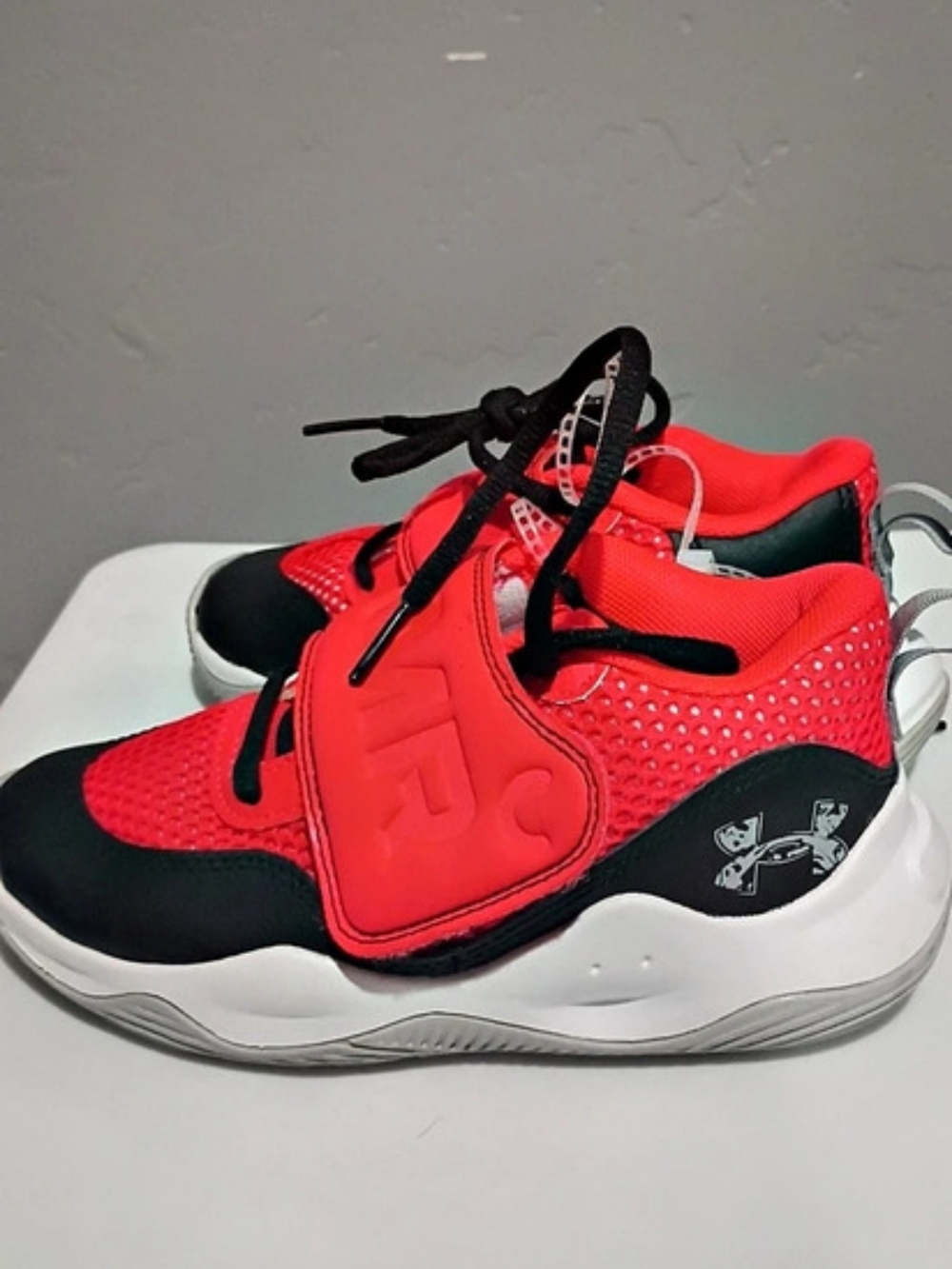 Under Armour Kids Red & Black G